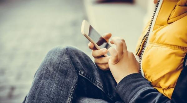 5 Redenen waarom je kind een eigen telefoon nodig heeft